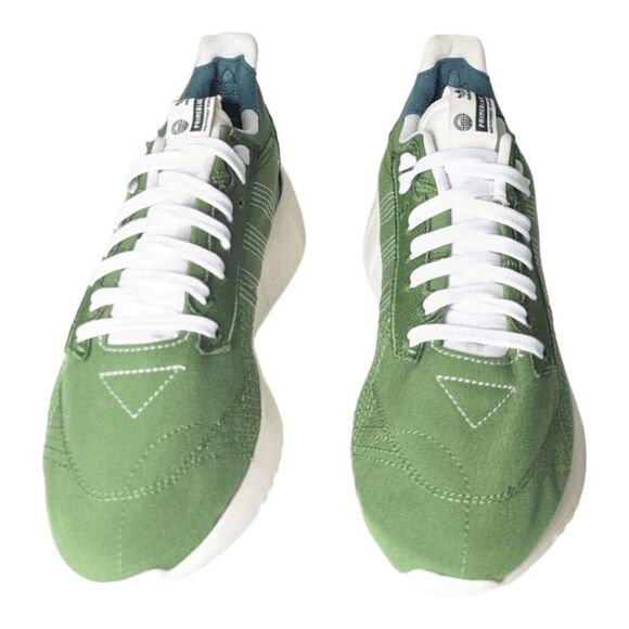 Athletic_Shoes